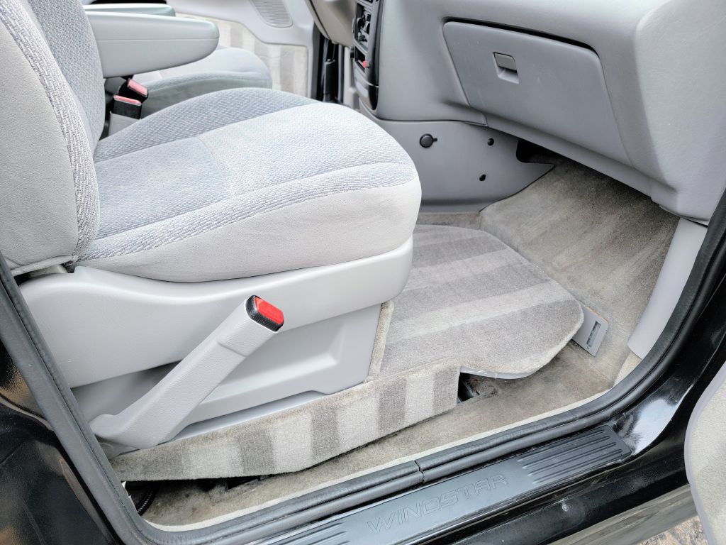 2003 Ford Windstar Image 45