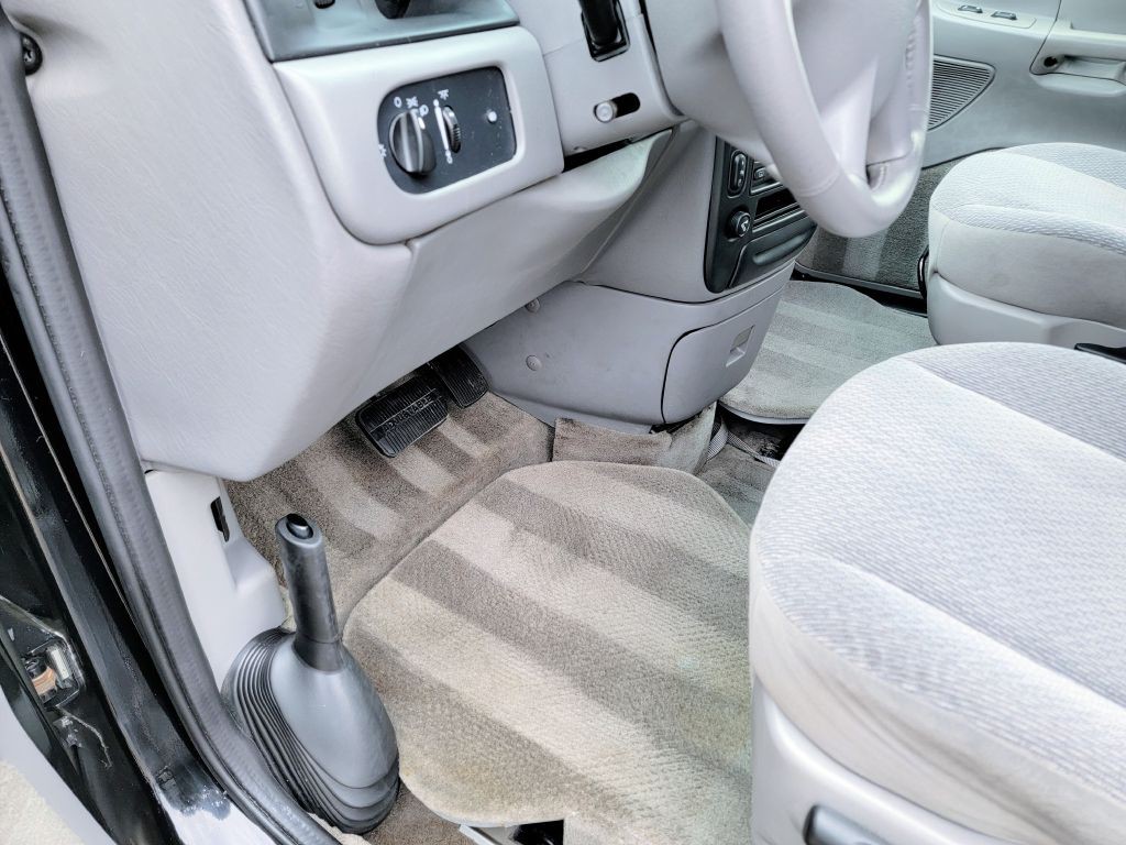 2003 Ford Windstar Image 48