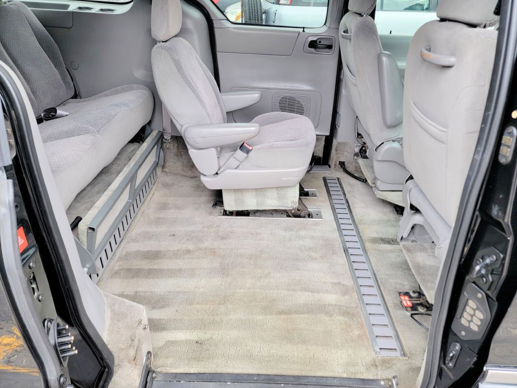 2003 Ford Windstar Image 34