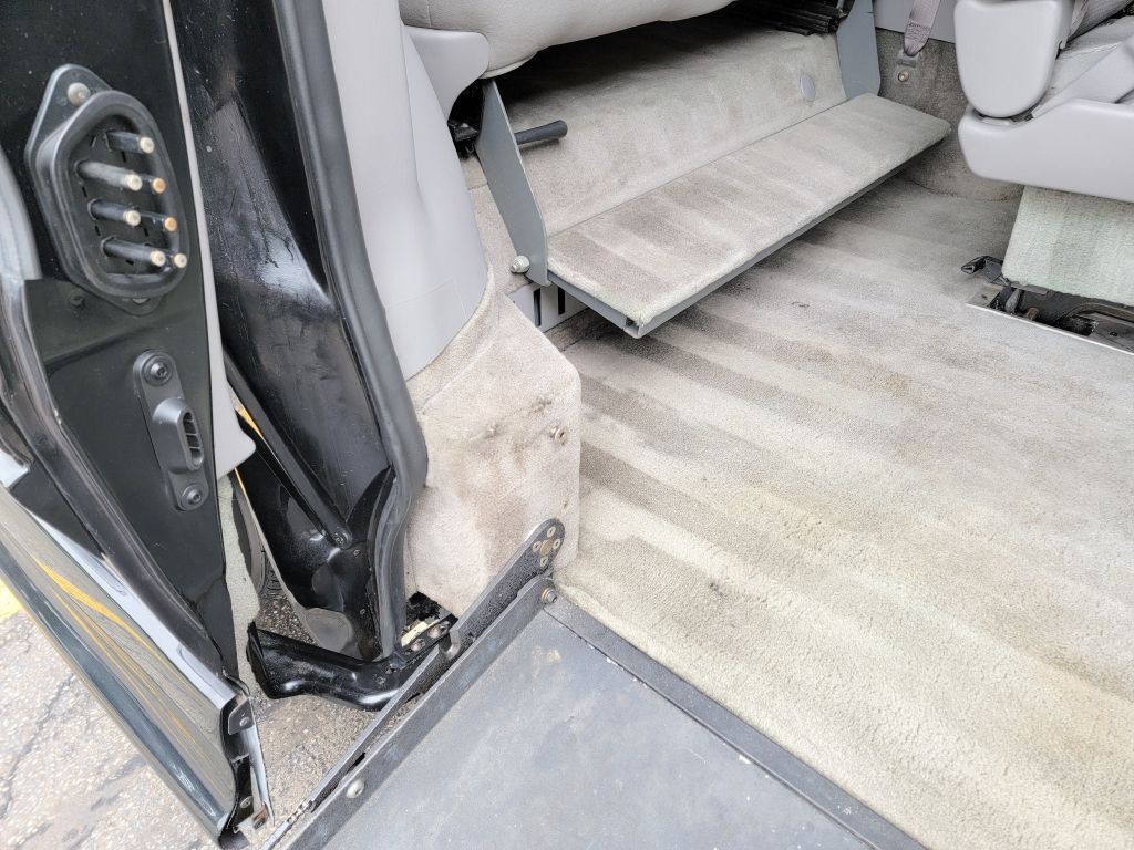 2003 Ford Windstar Image 36