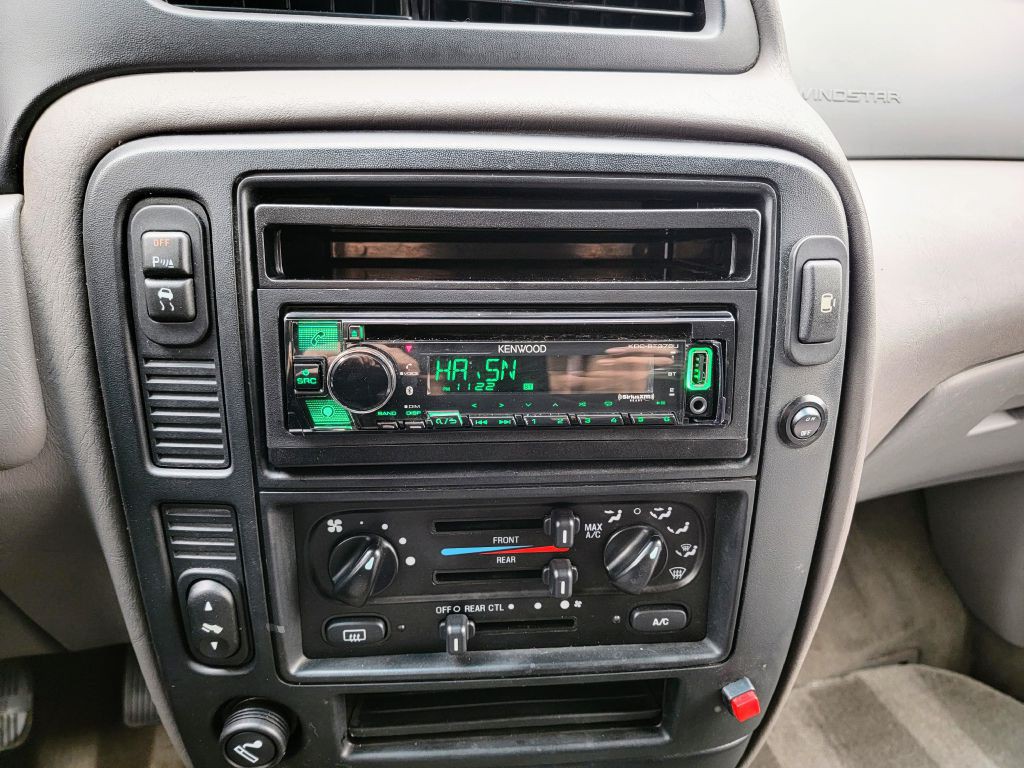 2003 Ford Windstar Image 52