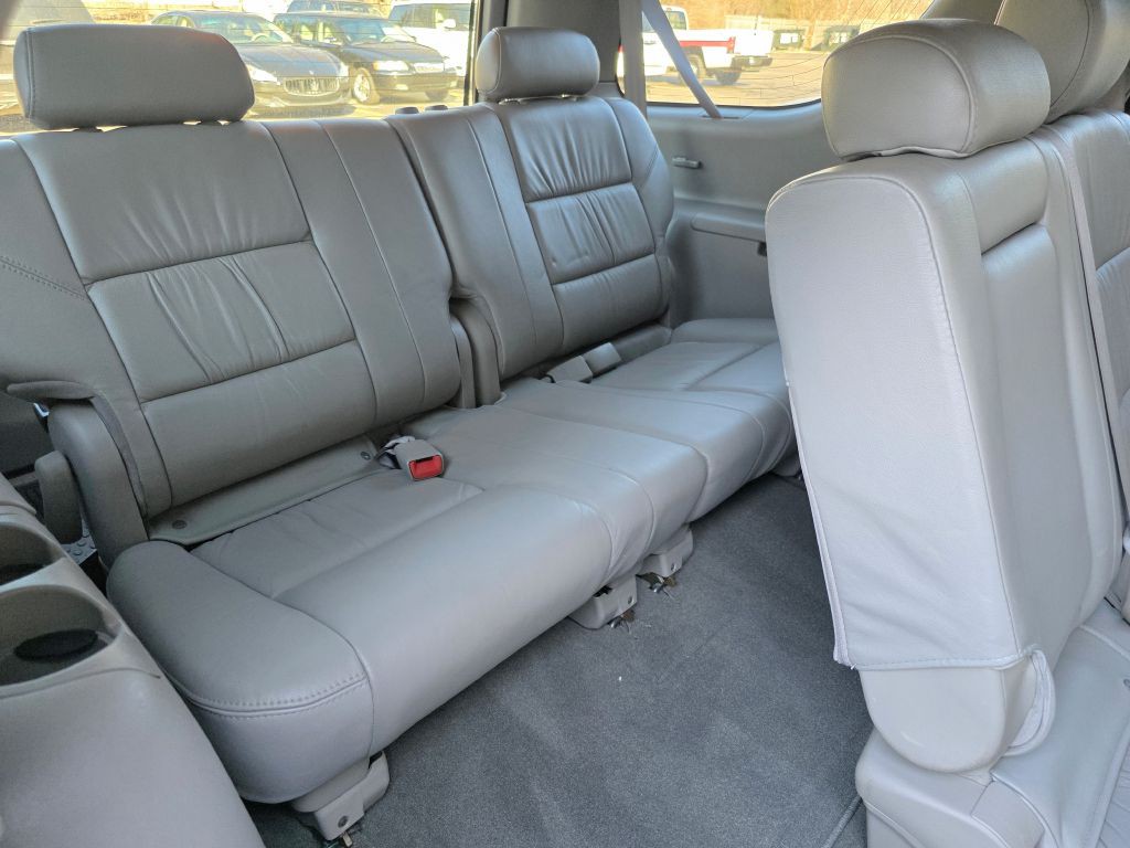 2005 Toyota Sequoia Image 26