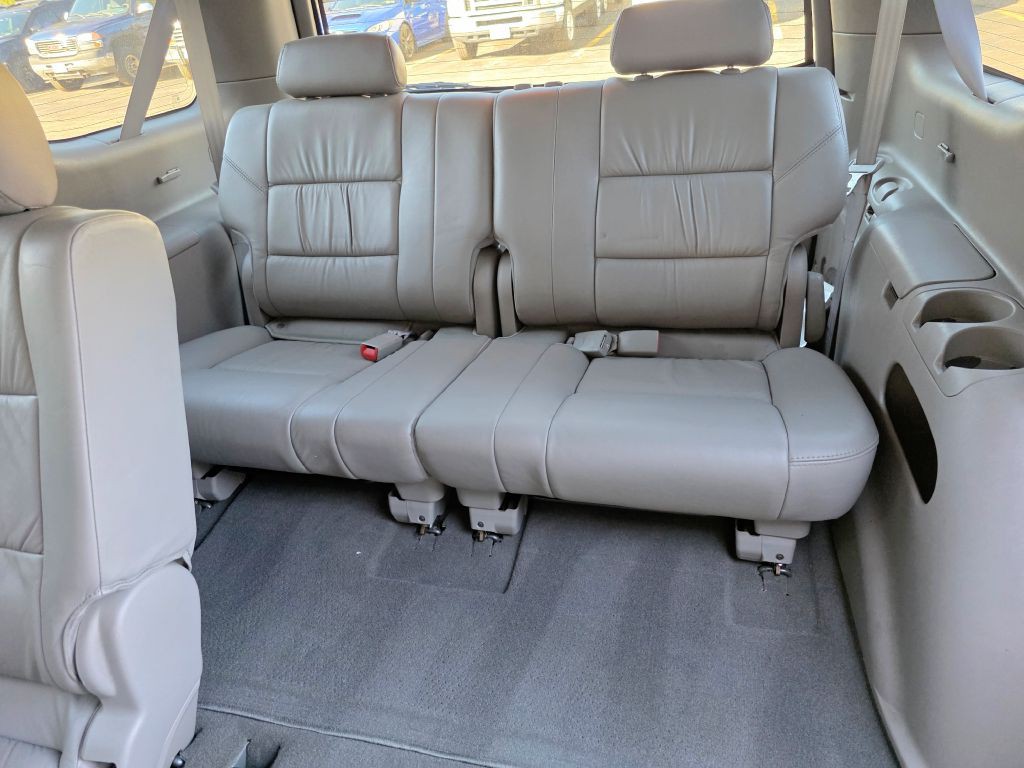 2005 Toyota Sequoia Image 28