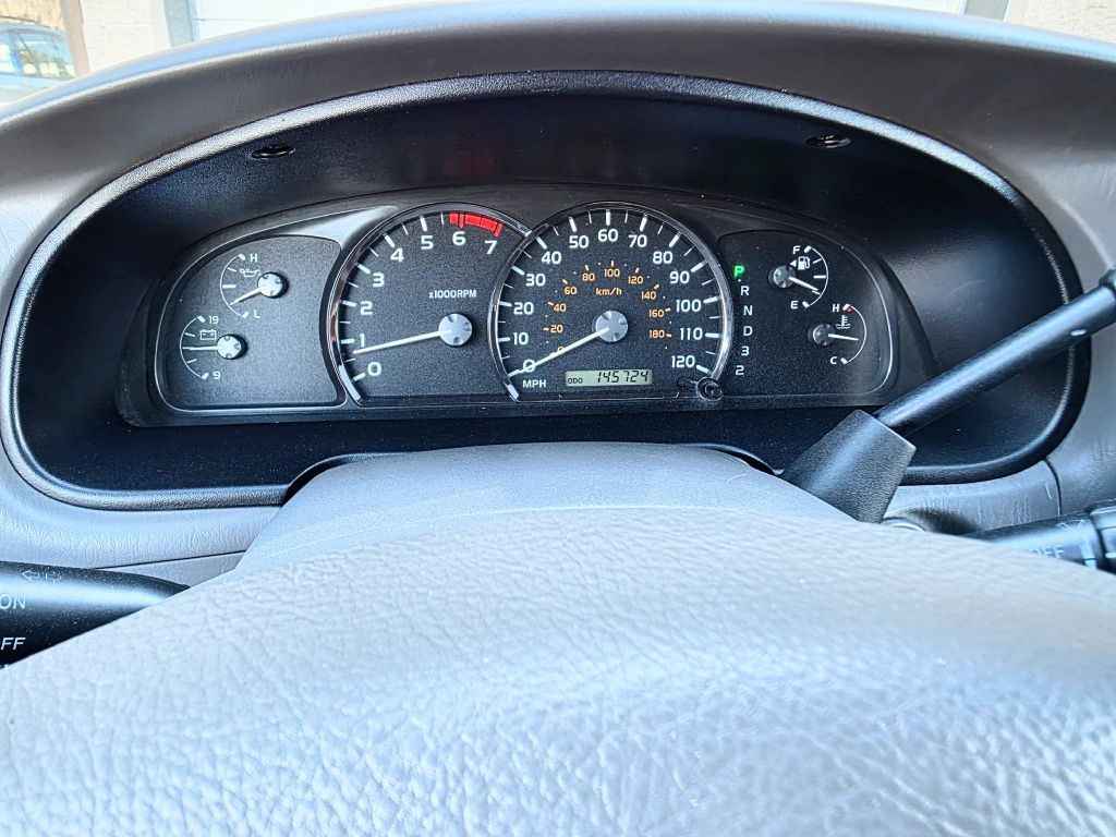 2005 Toyota Sequoia Image 30