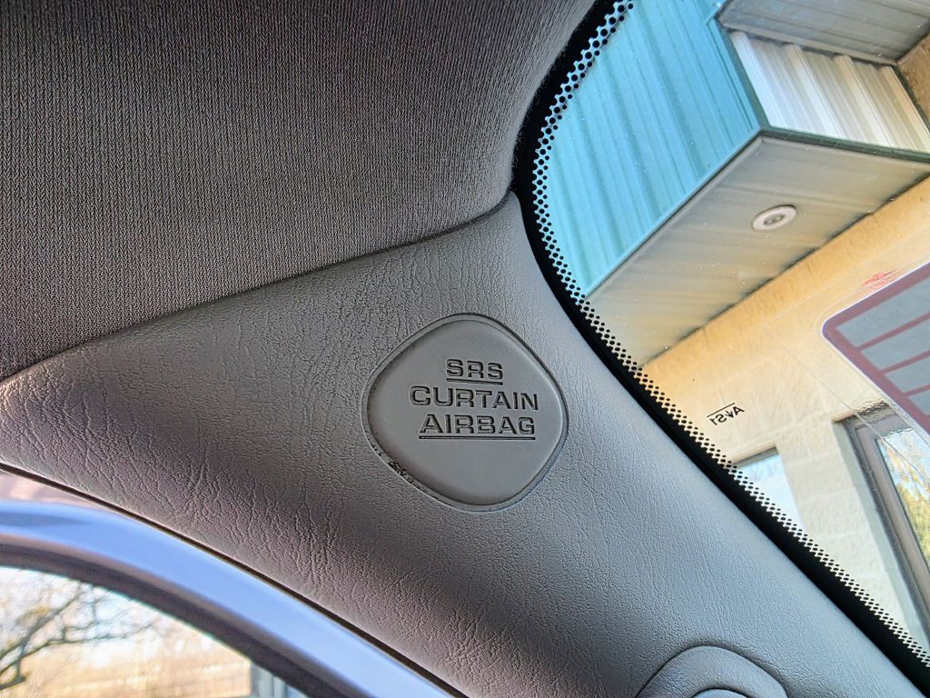 2005 Toyota Sequoia Image 32