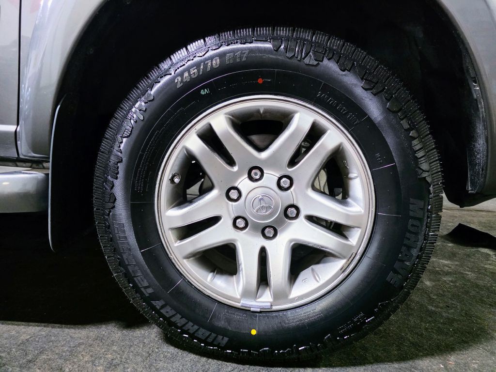 2005 Toyota Sequoia Image 53