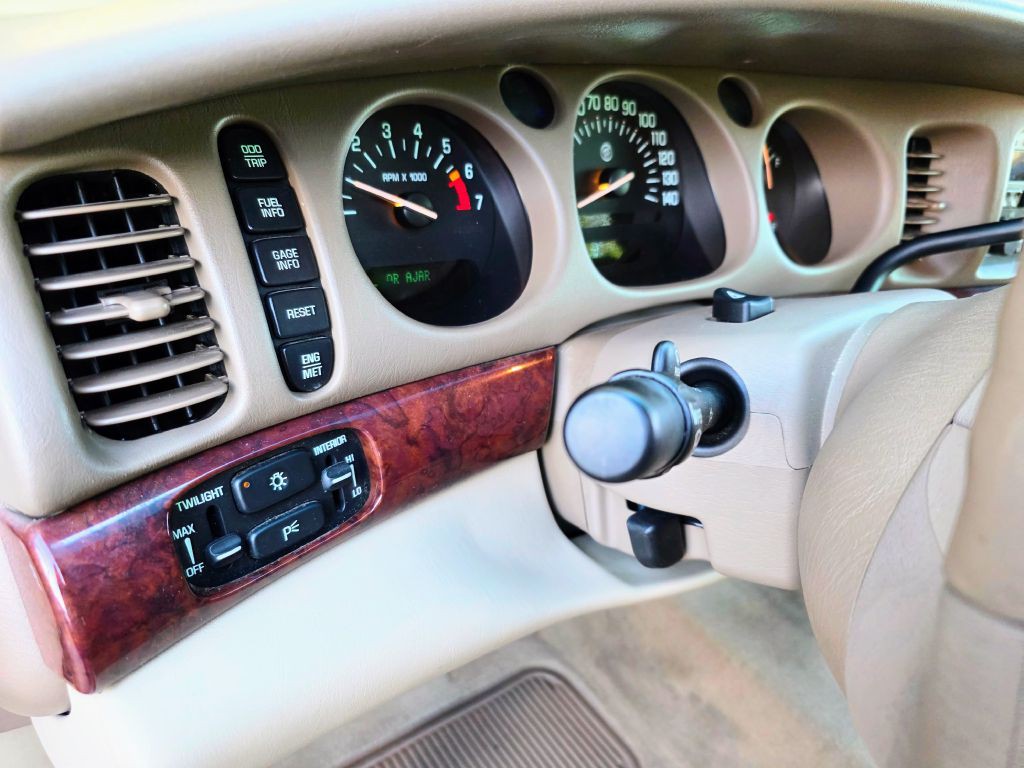 2004 Buick LeSabre Image 9