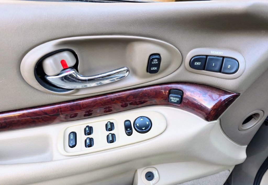 2004 Buick LeSabre Image 11