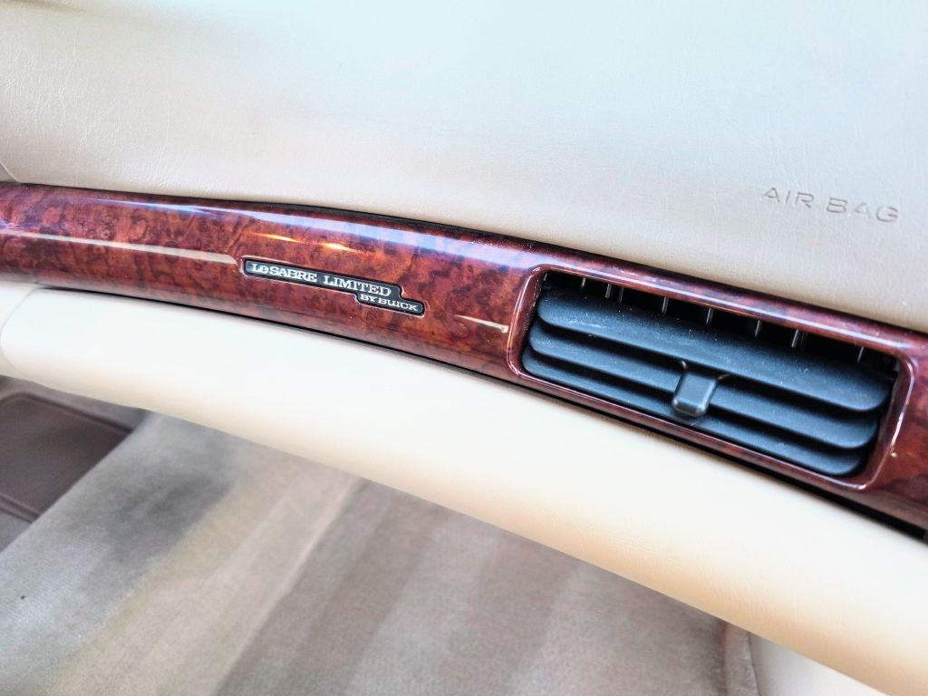 2004 Buick LeSabre Image 16