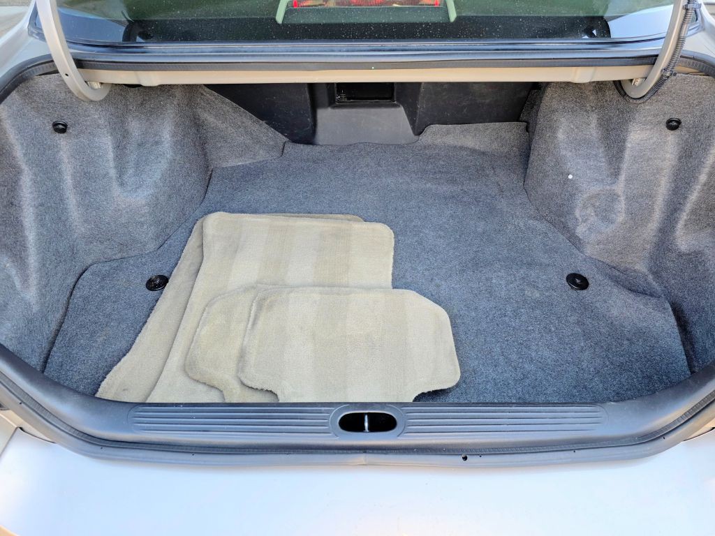 2004 Buick LeSabre Image 23