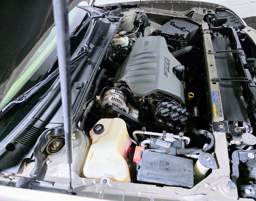 2004 Buick LeSabre Image 36