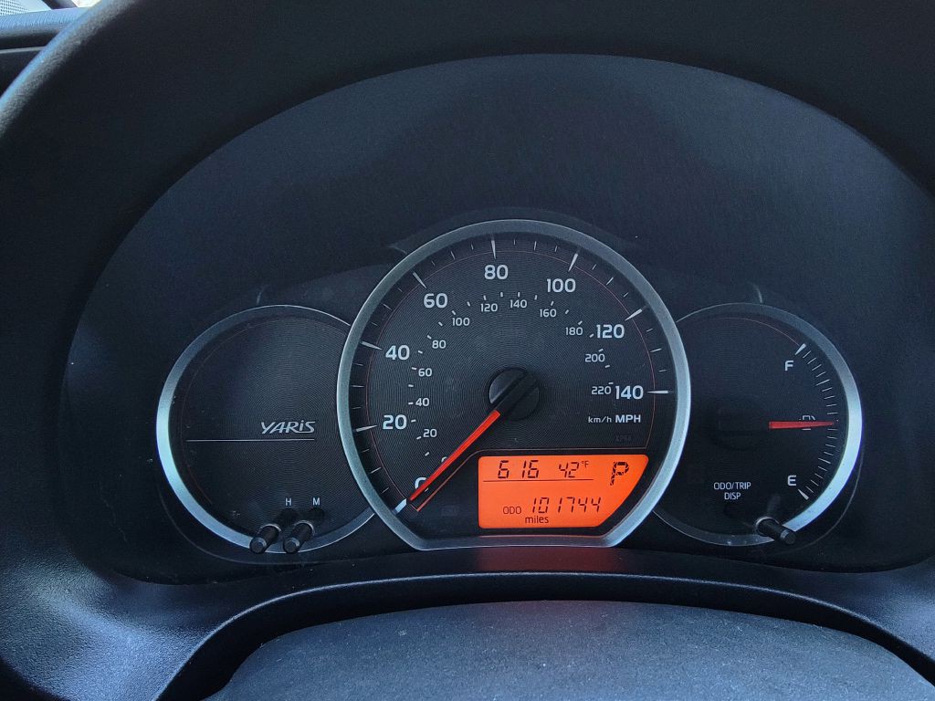 2014 Toyota Yaris Image 25