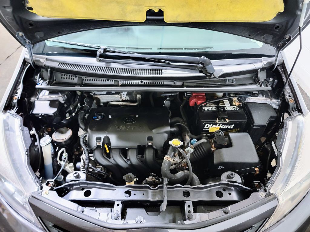 2014 Toyota Yaris Image 30