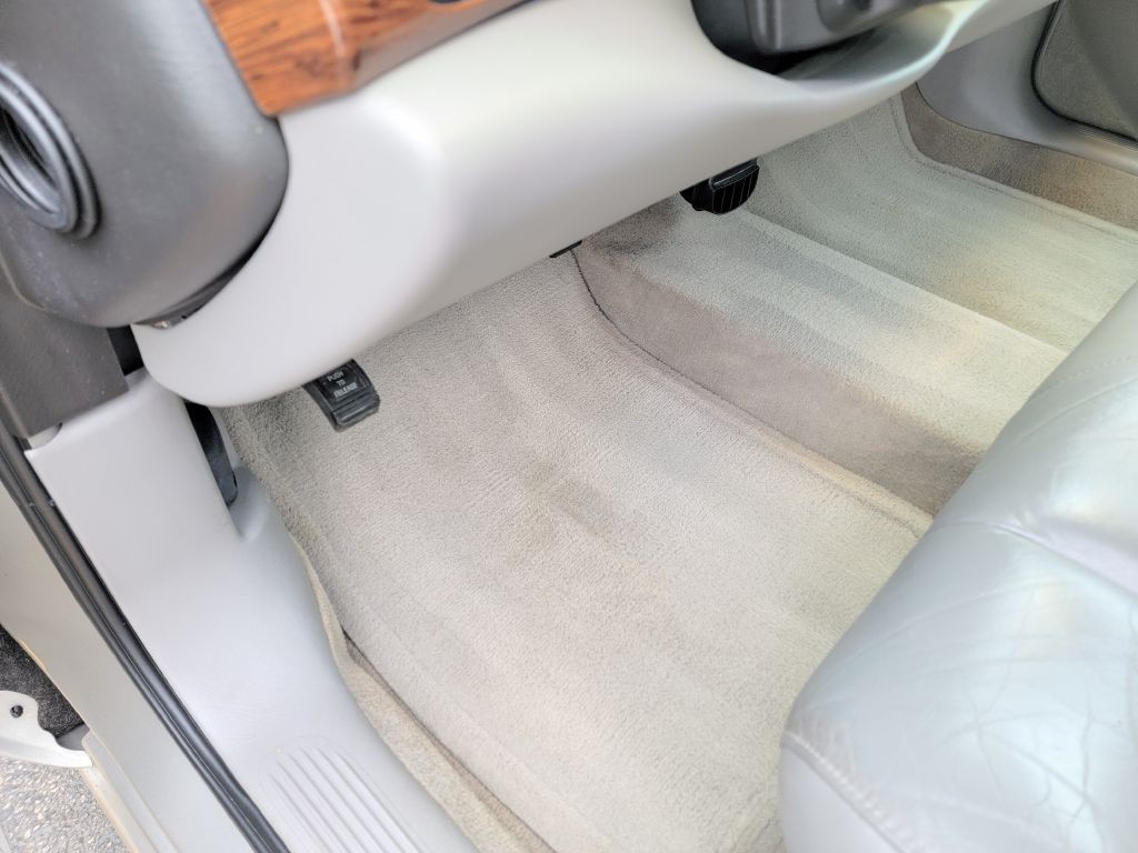 2004 Buick LeSabre Image 11