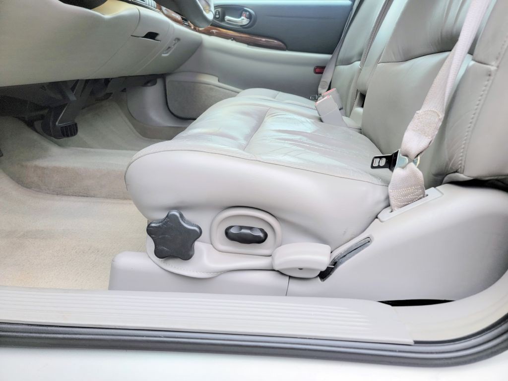 2004 Buick LeSabre Image 13