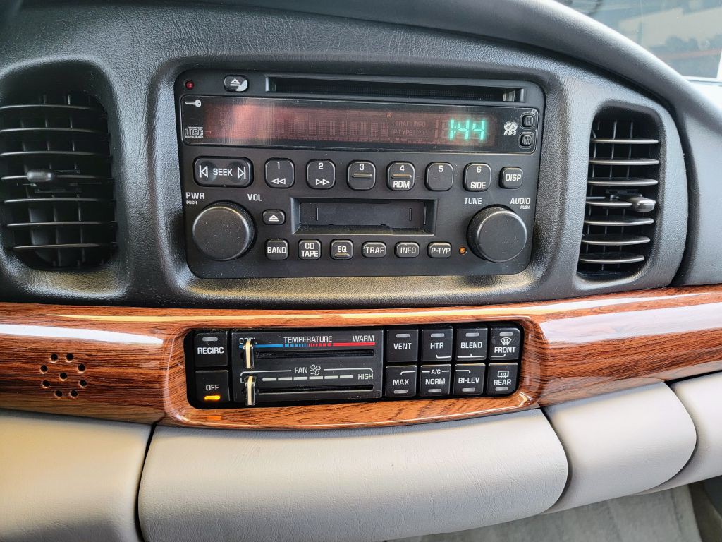 2004 Buick LeSabre Image 35