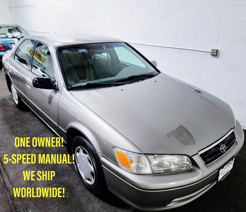2000 Toyota Camry Image 1