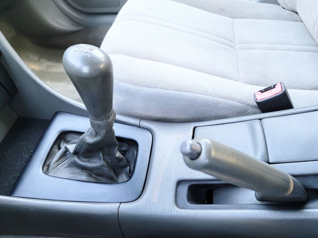 2000 Toyota Camry Image 2