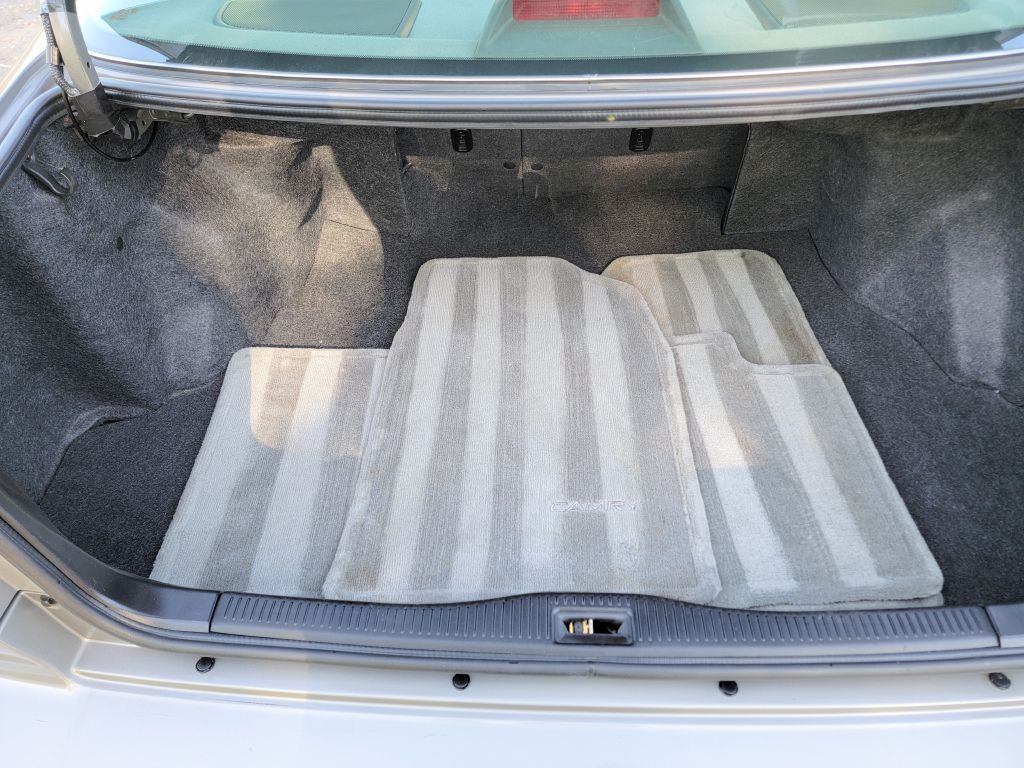 2000 Toyota Camry Image 3