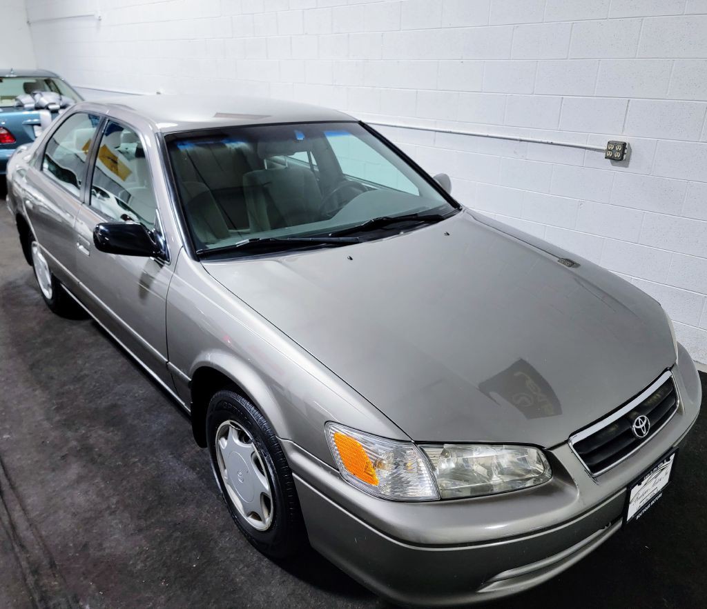 2000 Toyota Camry Image 8