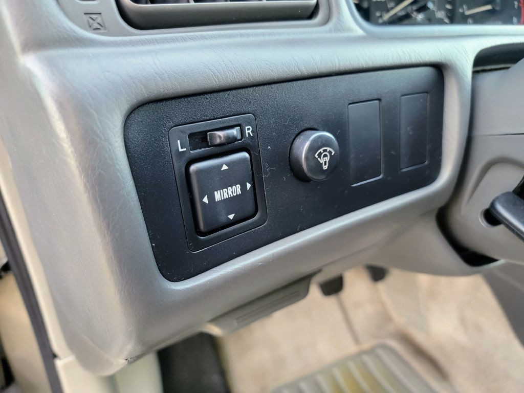 2000 Toyota Camry Image 24
