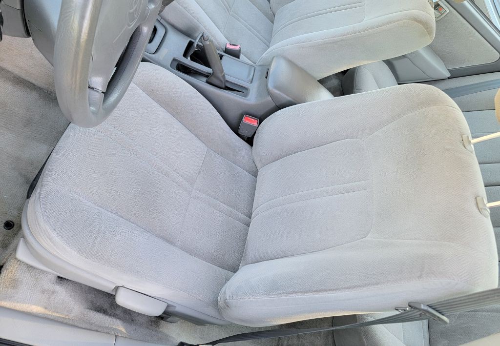 2000 Toyota Camry Image 25