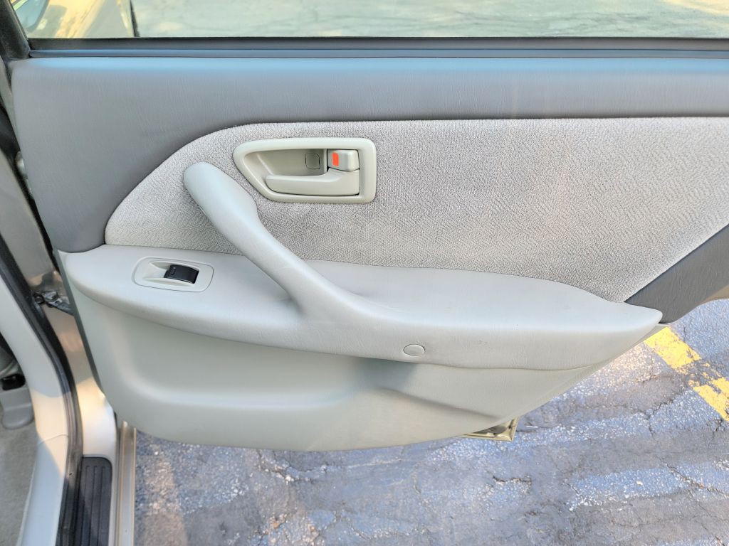 2000 Toyota Camry Image 36