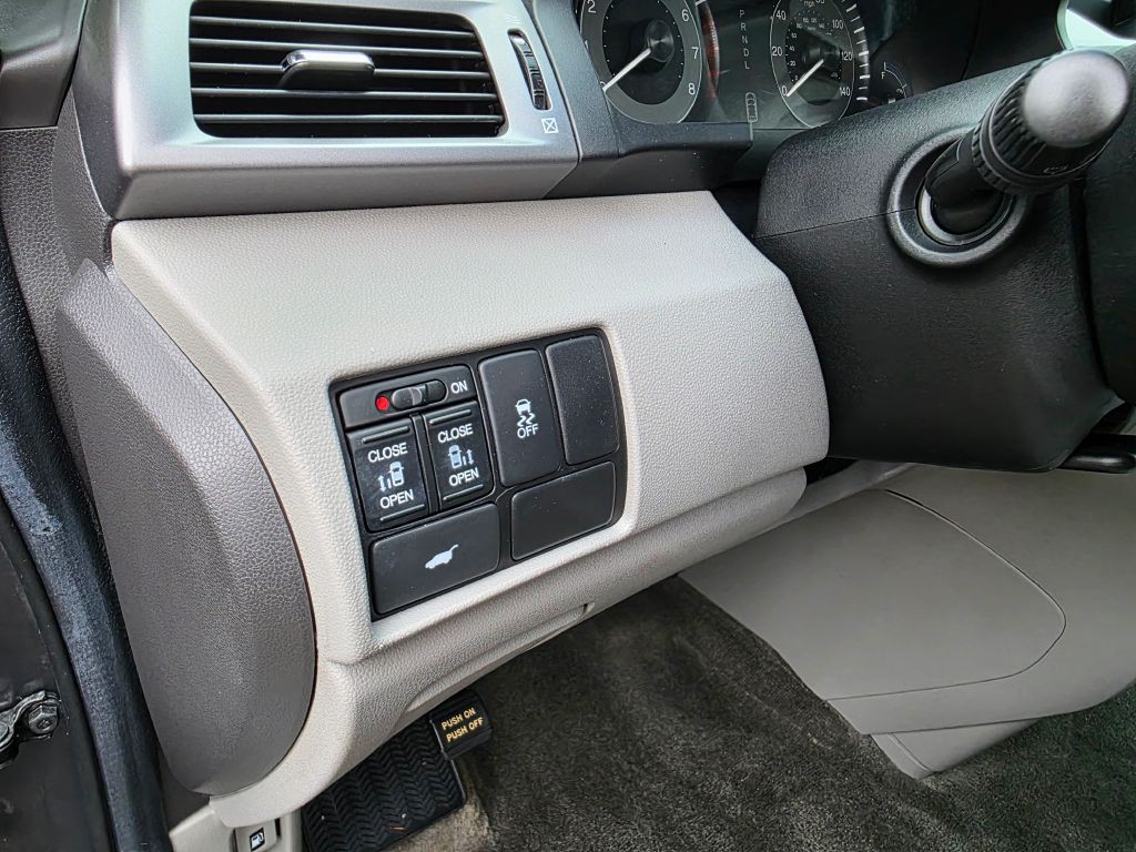 2012 Honda Odyssey Image 11