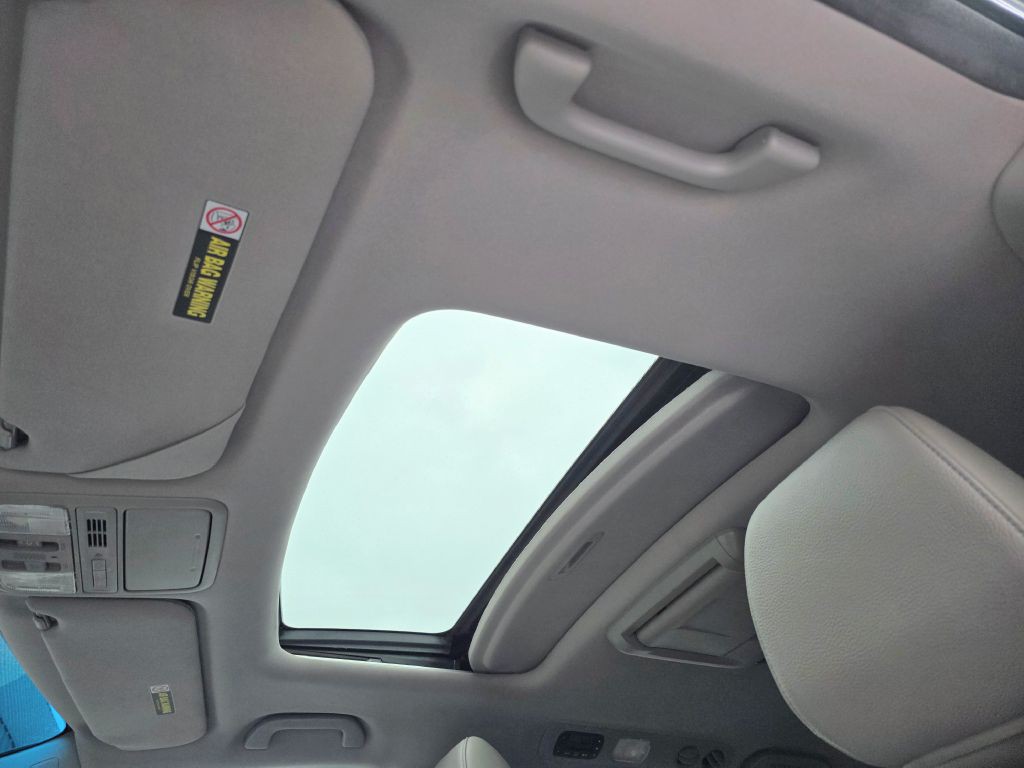 2012 Honda Odyssey Image 12