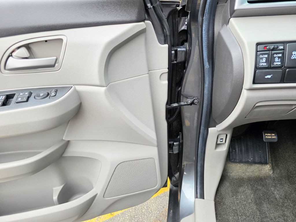 2012 Honda Odyssey Image 15