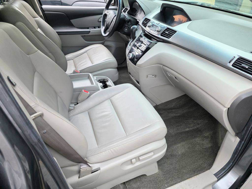 2012 Honda Odyssey Image 16