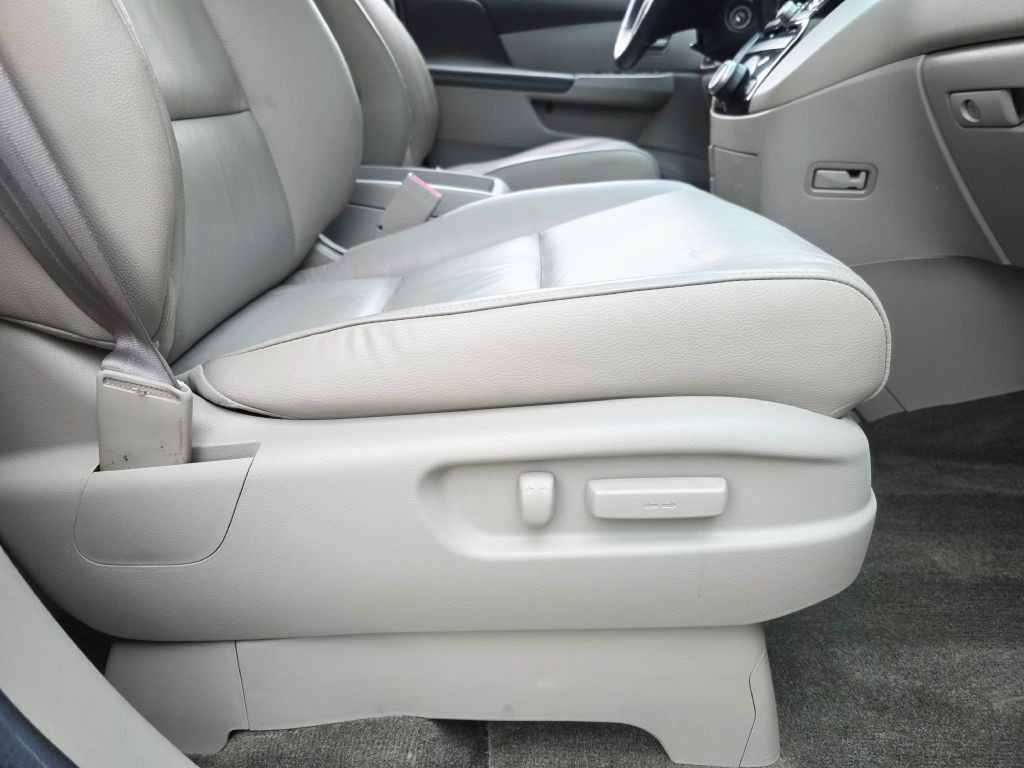 2012 Honda Odyssey Image 18