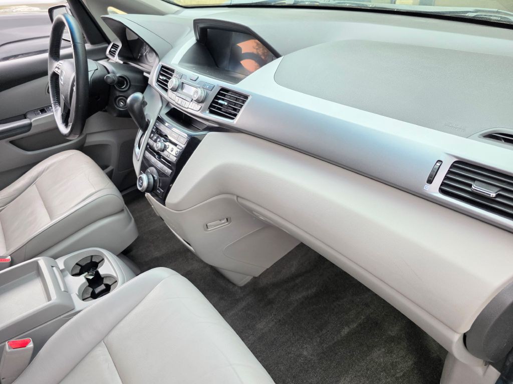 2012 Honda Odyssey Image 19
