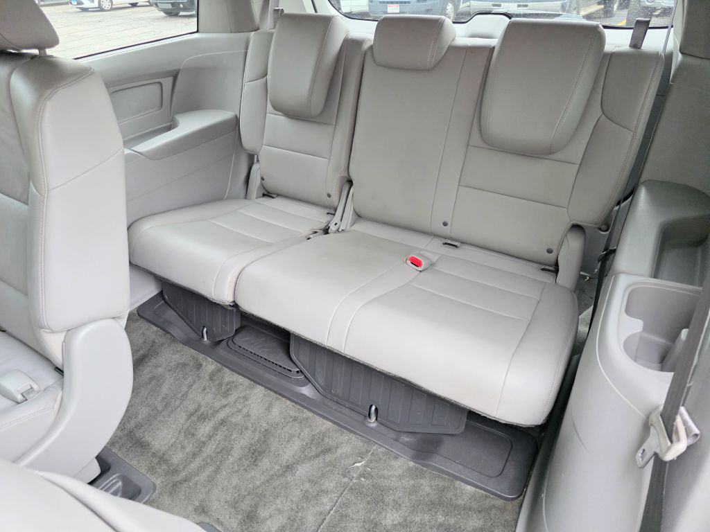 2012 Honda Odyssey Image 28