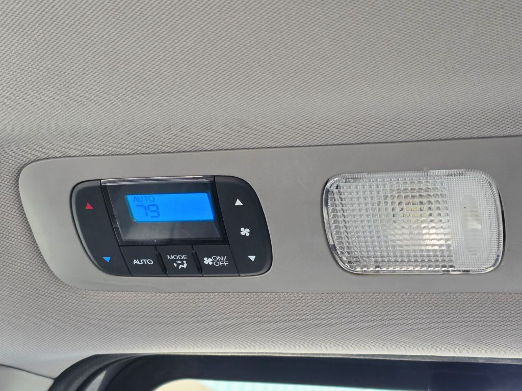 2012 Honda Odyssey Image 32
