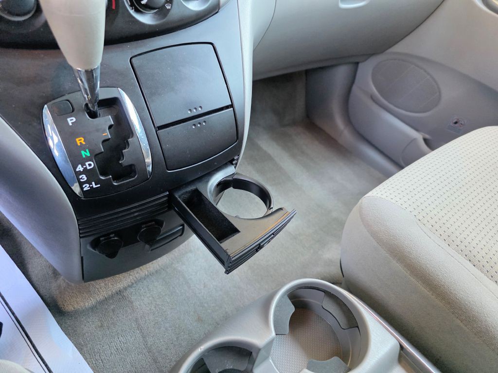 2010 Toyota Sienna Image 9