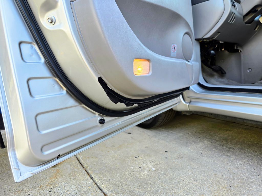 2010 Toyota Sienna Image 17