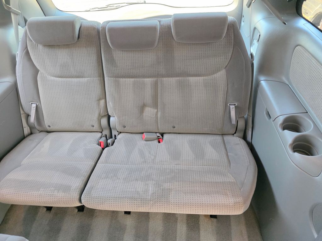 2010 Toyota Sienna Image 30