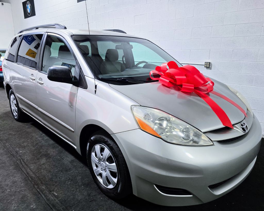 2010 Toyota Sienna Image 37