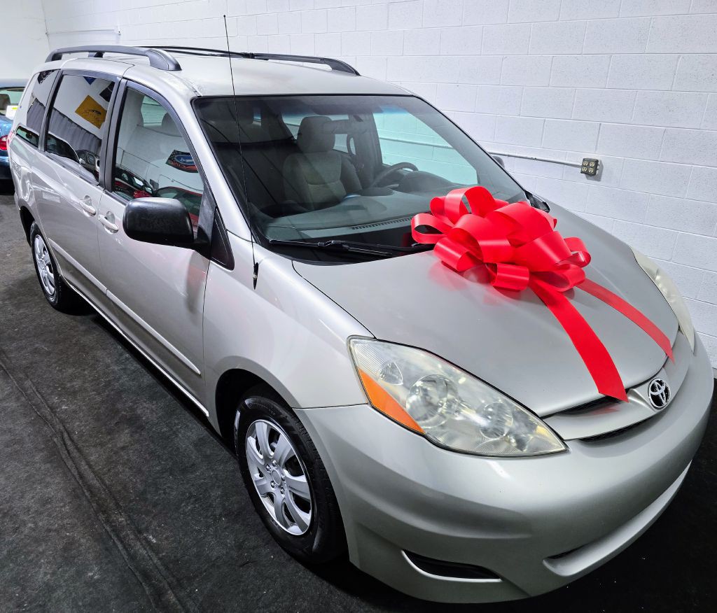 2010 Toyota Sienna Image 39