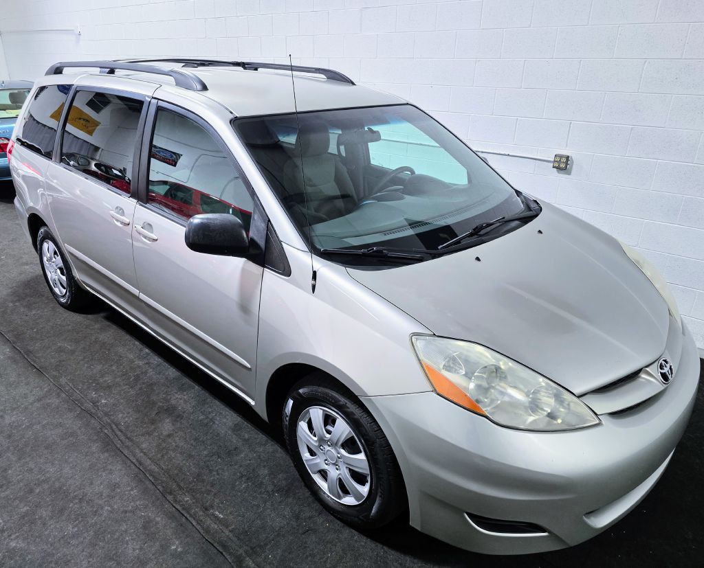 2010 Toyota Sienna Image 42