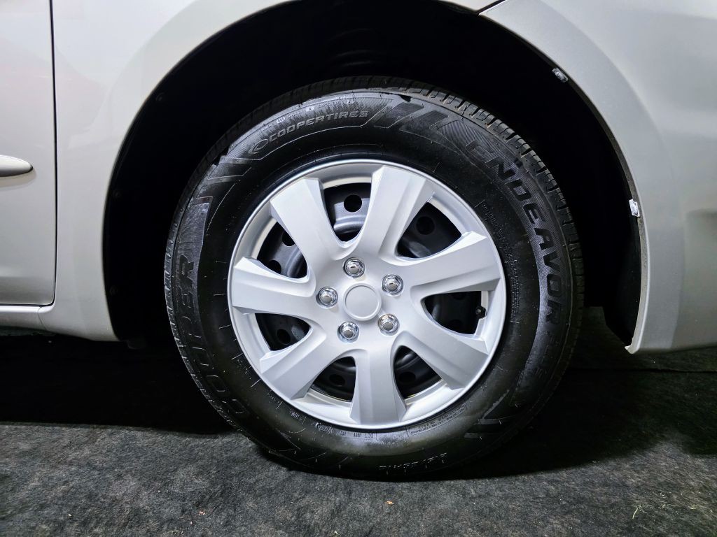 2010 Toyota Sienna Image 45