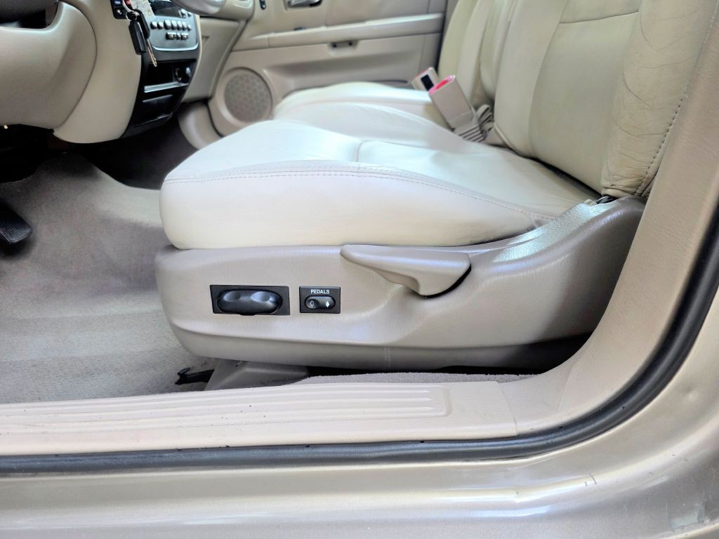 2002 Ford Taurus Image 9