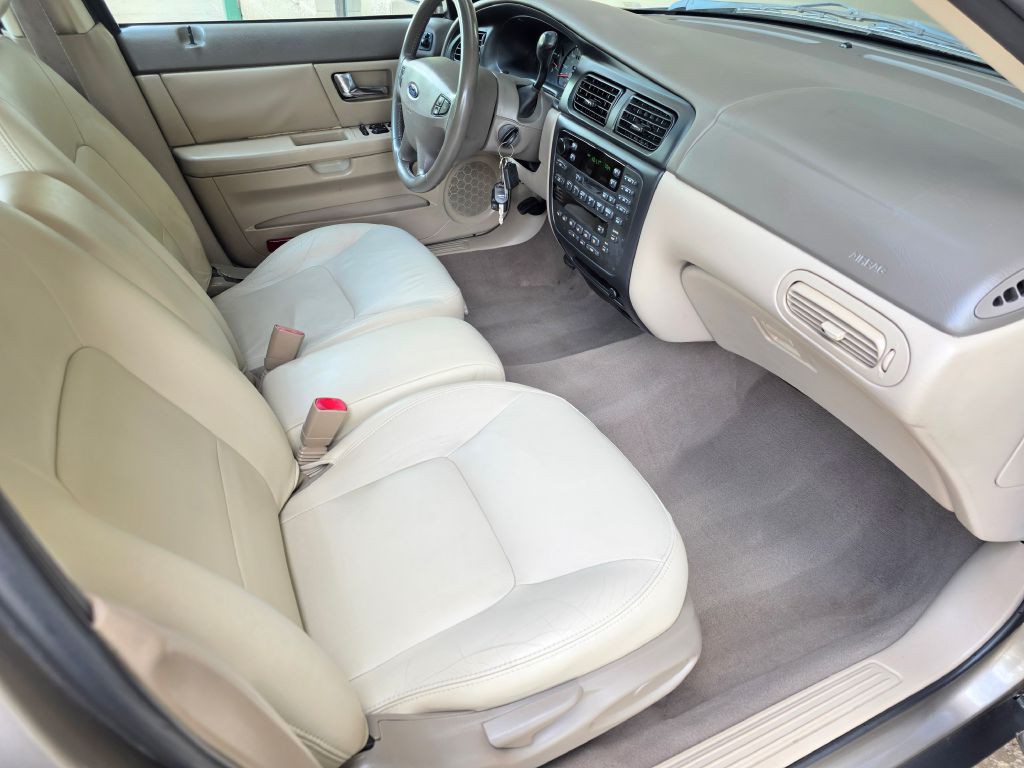 2002 Ford Taurus Image 12