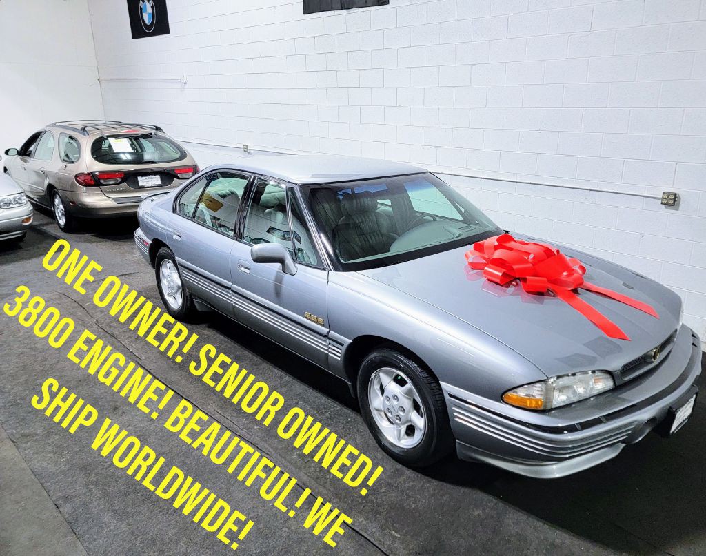 1994 Pontiac Bonneville Image 1