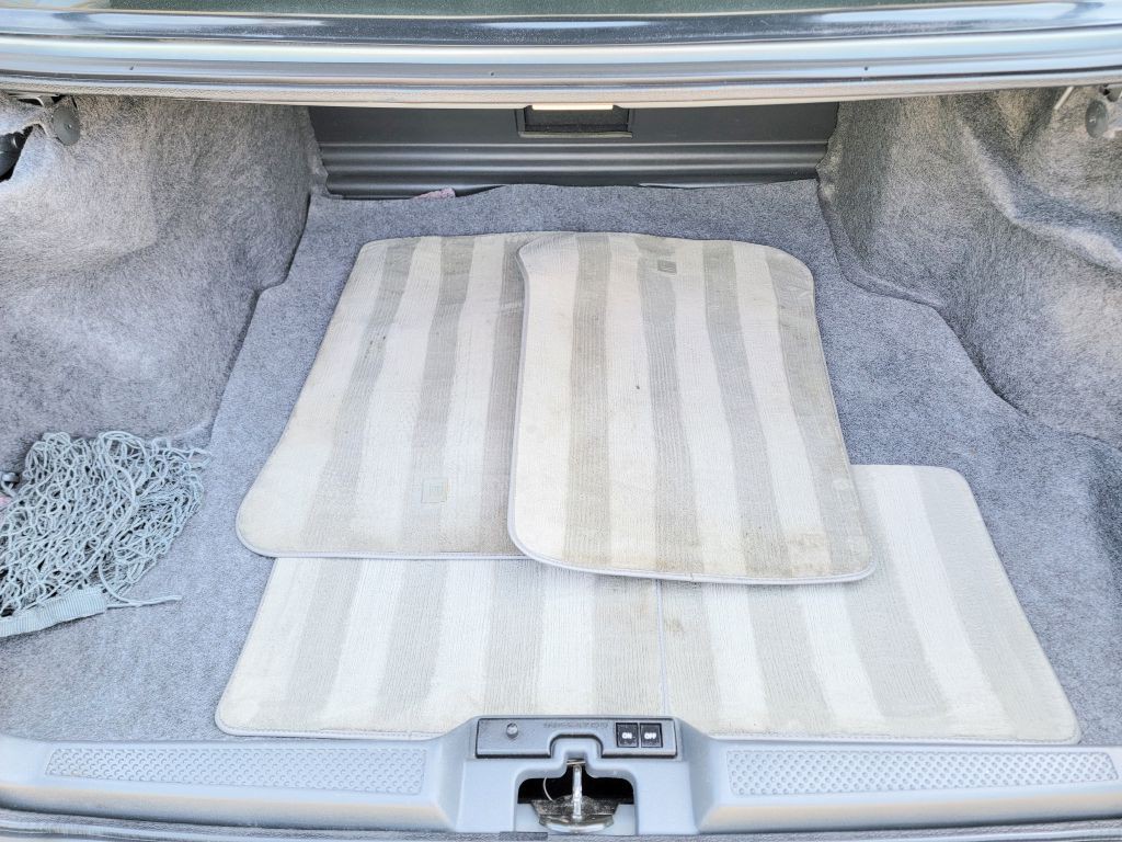 1994 Pontiac Bonneville Image 5