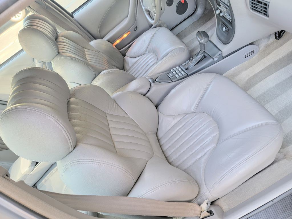 1994 Pontiac Bonneville Image 19