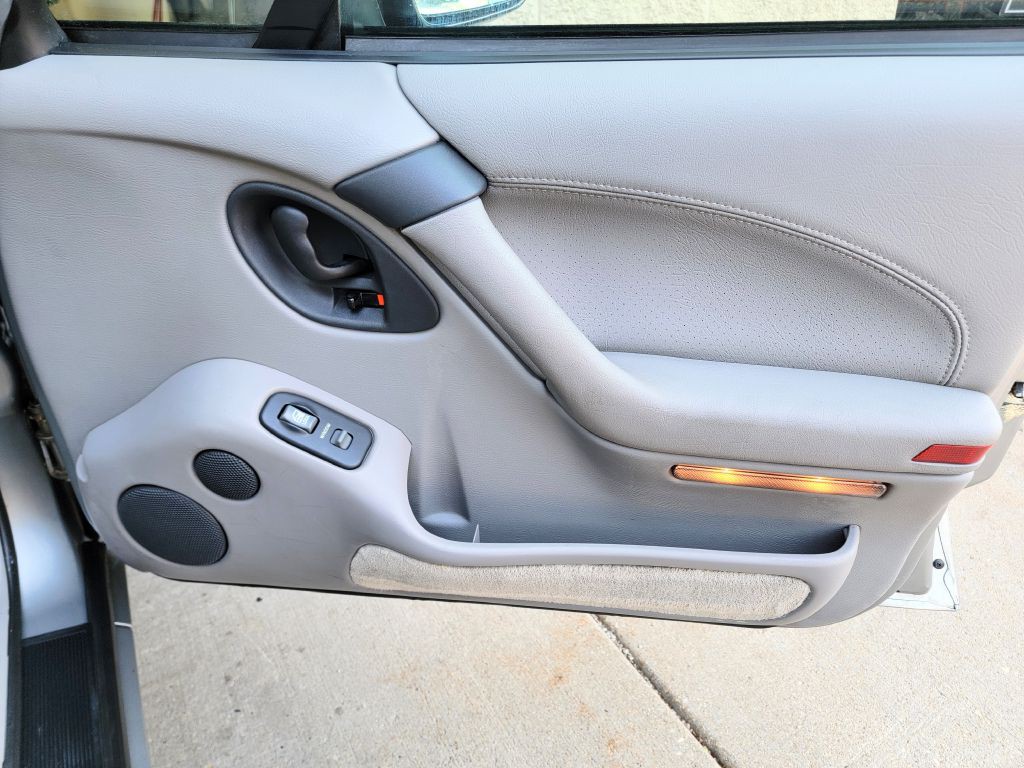 1994 Pontiac Bonneville Image 21