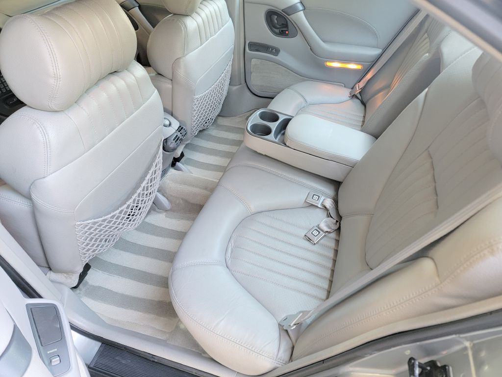 1994 Pontiac Bonneville Image 26
