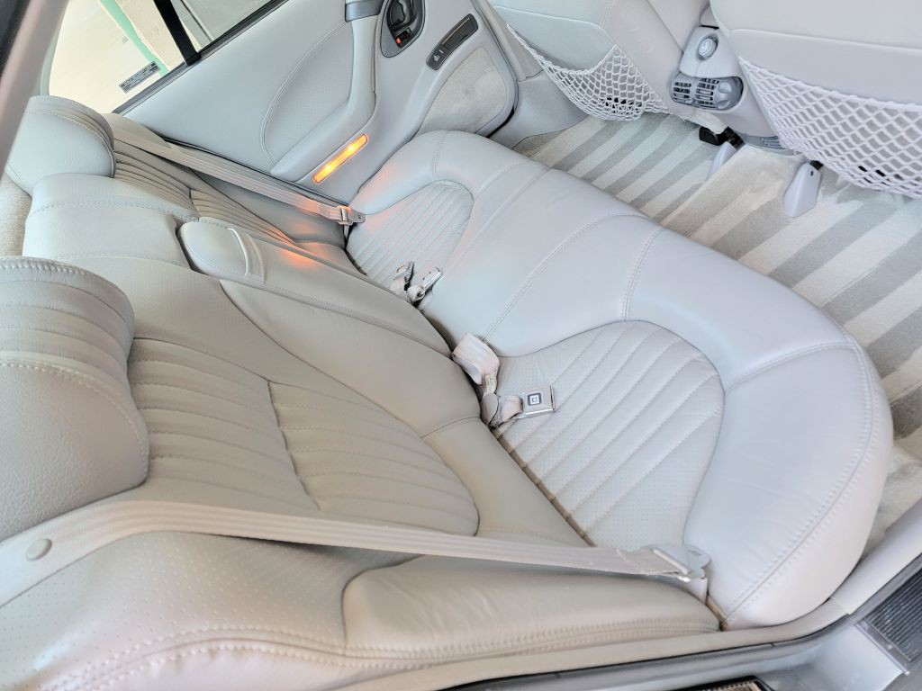1994 Pontiac Bonneville Image 28
